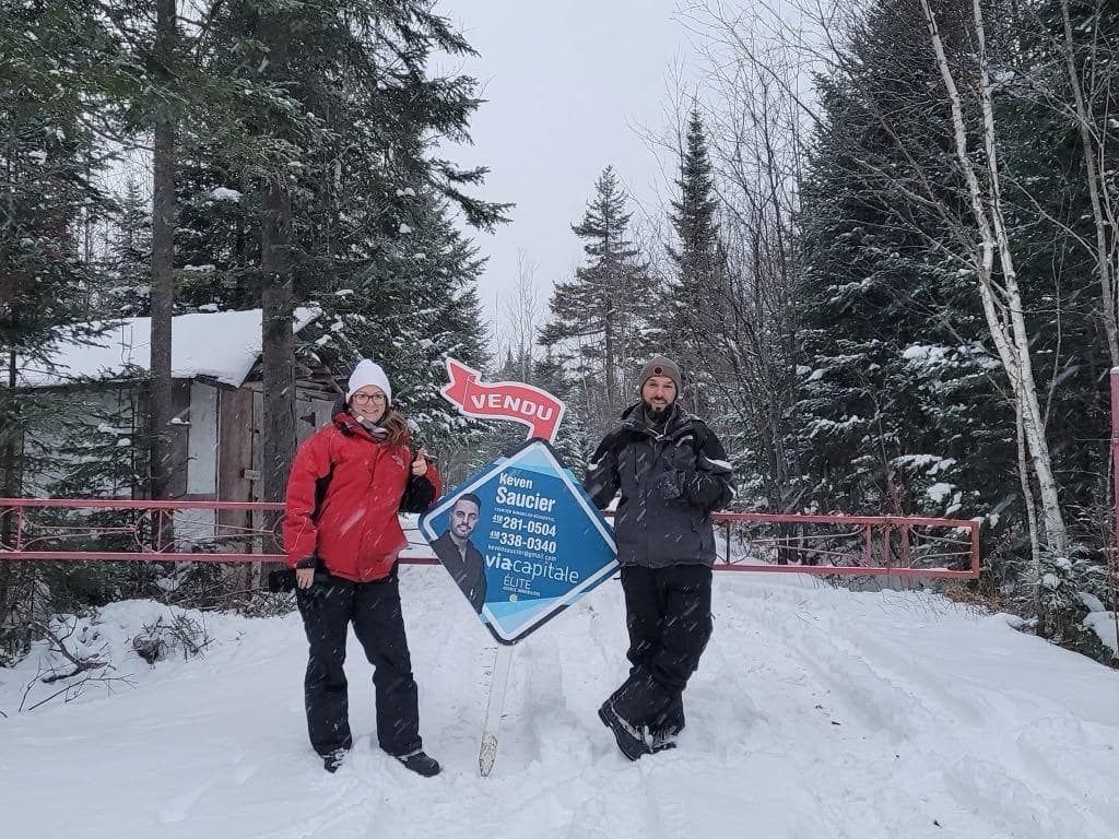 Client devant leur terrain